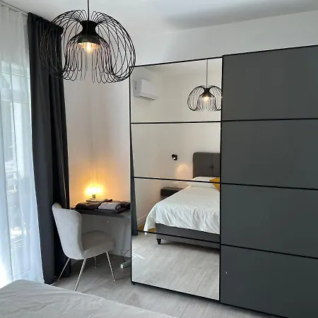 Iris Apartment